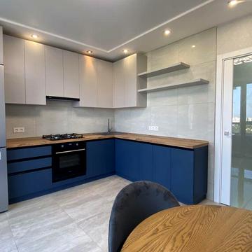 Продам квартиру в центрі міста