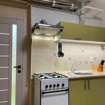 Оренда 1-кімн.квартири особнячого типу поч.Варшавської (ресторан Ве