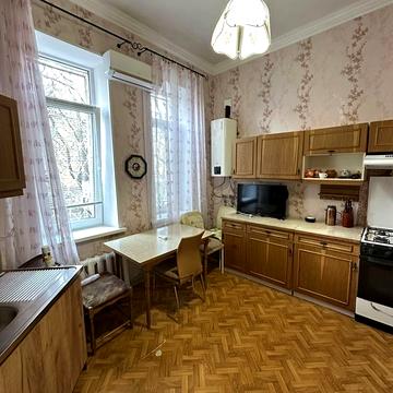 Авіаконструктора Антонова вул., 2/32 к1