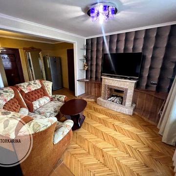 Оренда 2к студії Нікольська/Шнеєрсона на 10 поверсі з 10