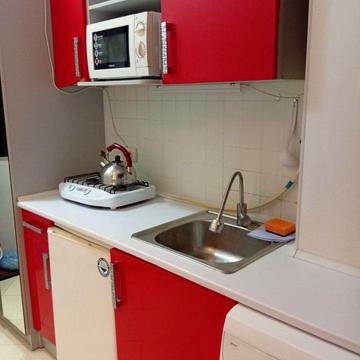 Віри Холодної пл., 3