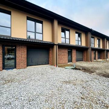 Зданий Таунхаус Є Оселя