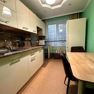 Універсальна вул., 29