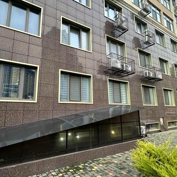 Перлинна вул., 2