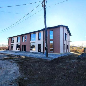 Котедж, таунхаус-здана в експлуатацію новобудова з ділянкою 650$/м кв