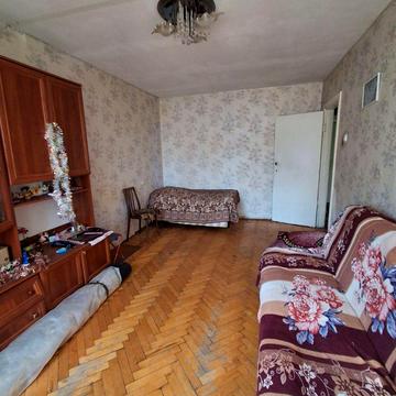 Небесної Сотні просп. (Маршала Жукова), 33