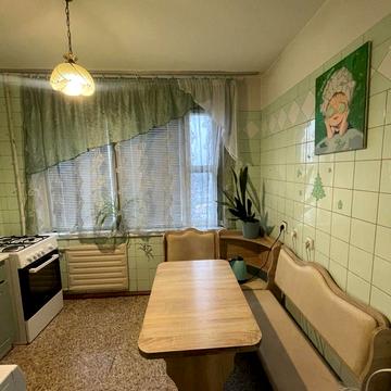 Володимира Івасюка просп. (Героїв Сталінграду), 44