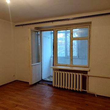 Здається однокімнатна квартира на довготривалий термін.