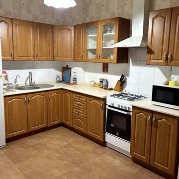 Михайла Грушевського вул., 39/2