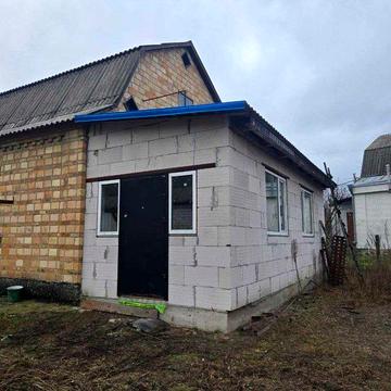 Продається частина будинку по вул. Тургенєва.