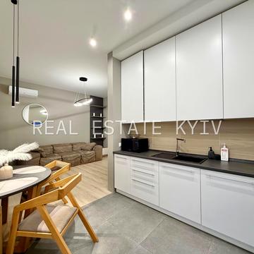 Андрія Верхогляда вул. (Михайла Драгомирова), 2-А