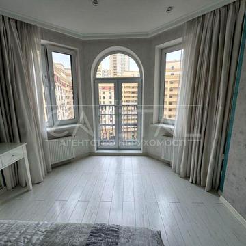 Дмитрівська вул., 75