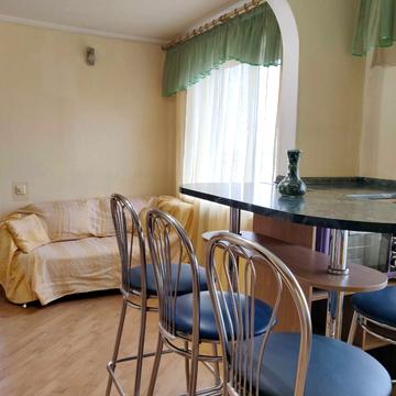 Верховної Ради бульв., 8/20