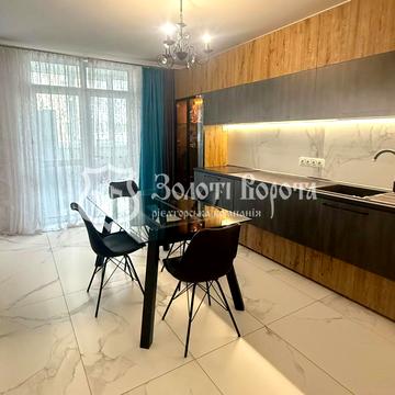 Олександрівська вул., 1