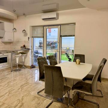 Івана Франка вул., 22