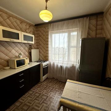 Героїв Дніпра вул., 35