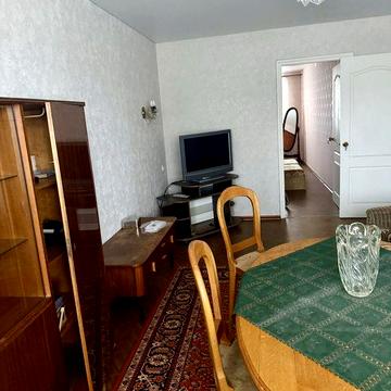 Двокімнатна, є газ.колонка