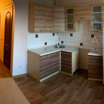 Бахмацька вул., 10