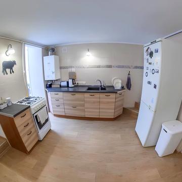 Базарна вул., 25