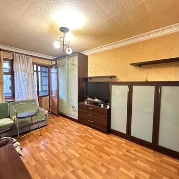 Продам 2х комн. возле парка, кирпичный дом, раздельные комнаты, 3й эт.