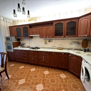 Центр, довгострокова оренда 2х кімната, новобудова, лічильник тепла.