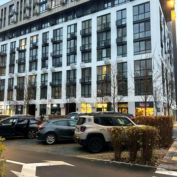 Салютна вул., 2к18