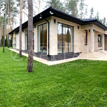 Хутірська вул., 13