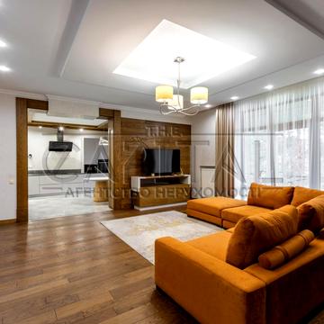 Спортивна вул., 14