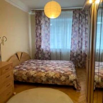 Пилипа Орлика вул., 9