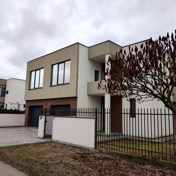 Гарний зданий дуплекс з крутим наповненням!