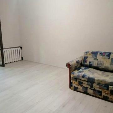 Продам 2-х кімнатну квартиру по вул Робоча