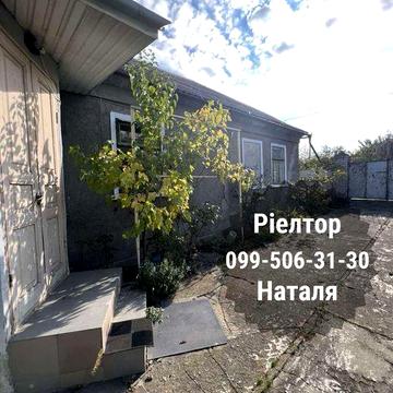 Продаю будинок з гаражем і паркомісцем у дворі Широка Балка