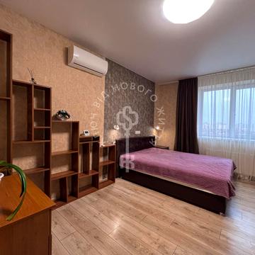 Гетьманська вул., 26/8