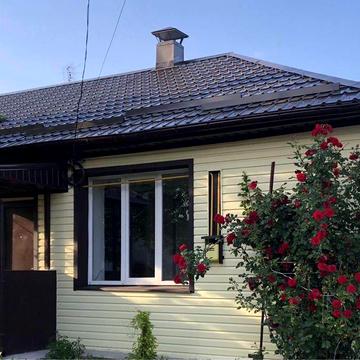 Сдам пол дома  с удобствами