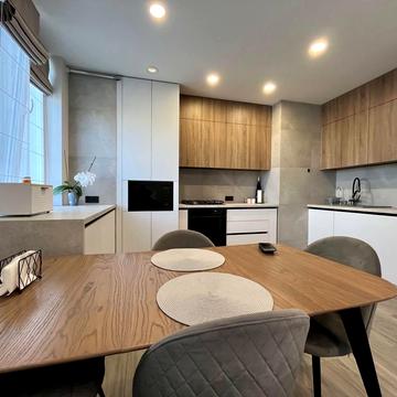 Олександра Поля просп. (Кірова), 17