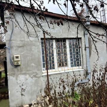 Сдам дачний домик в городе  можно под склад вещей.Вода и туалет во дво