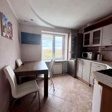 Набережно-Корчуватська вул., 90