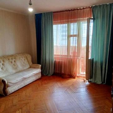 Князя Володимира Великого просп., 70