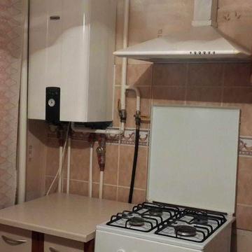 Продам 1-кімнатну кв. в с. Орільське. 3/5 цегляного будинку. Власник.