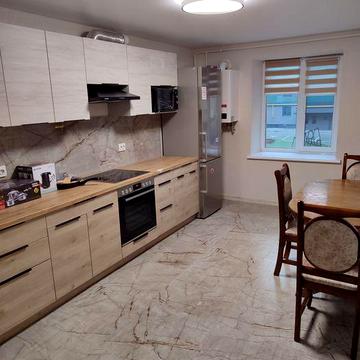 Здам квартиру на довготривалий період.Власник. Перше поселення.