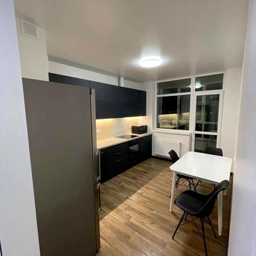 Європейського Союзу просп. (Правди), 41-Е