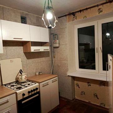 Сдам трех комнатную квартиру район троицкого рынка