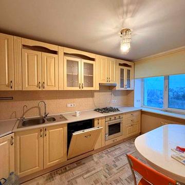 Продам 4 комнатную чешку в ТОП районе Черноморска