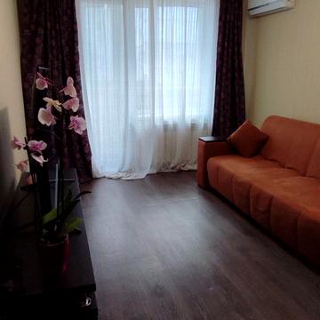 Тарасівська вул., 17