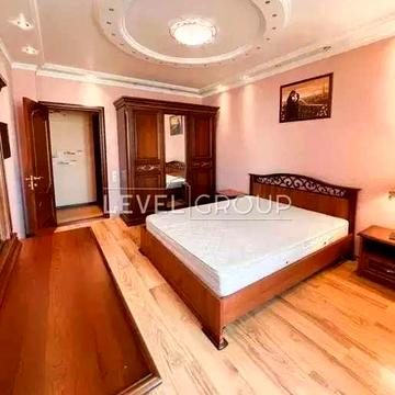 Велика та простора 3 кімнатна біля метро Академмістечко Держпрограми+