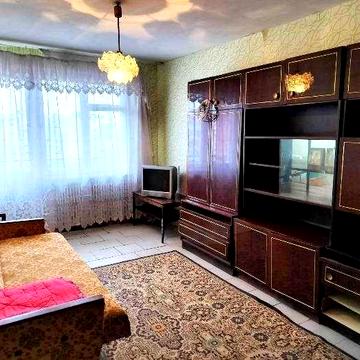 Оренда 2 кімн.кварт. на тривалий термін.Зарічний. Для порядної родини.