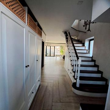 Сонячна вул., 19