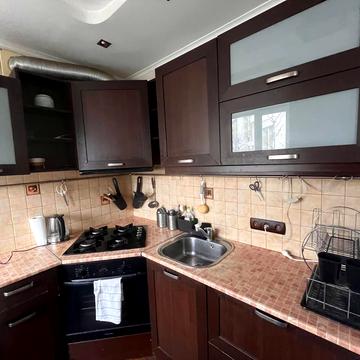 Госпітальна вул., 24