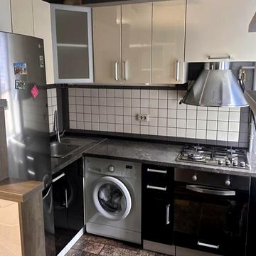 Олени Теліги вул., 7-Б