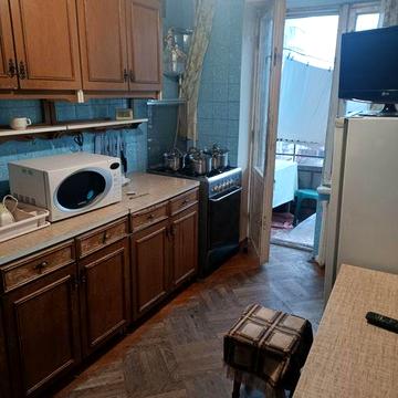 Здам 4 кімн. Незалежності,10